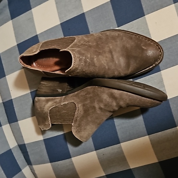 Born bootie shoes 6.5 - Picture 4 of 10